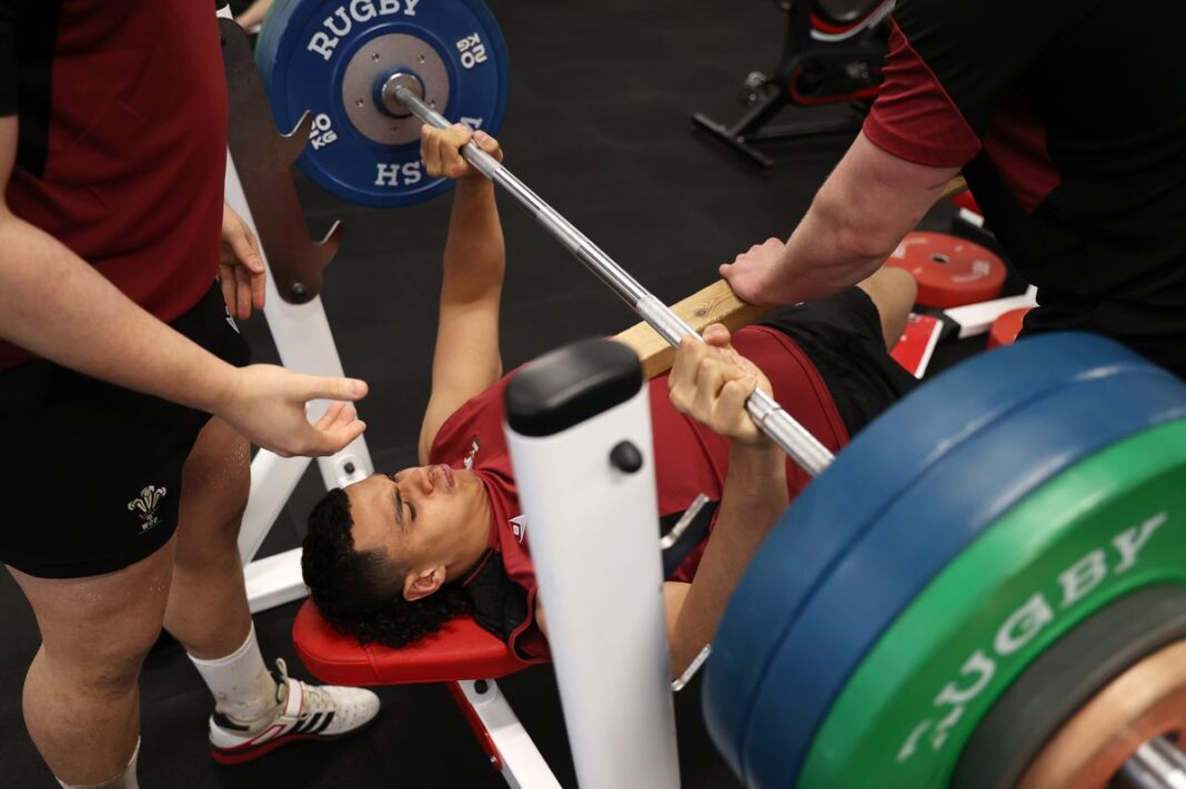 Wales international close to France move that would put Test career on hold