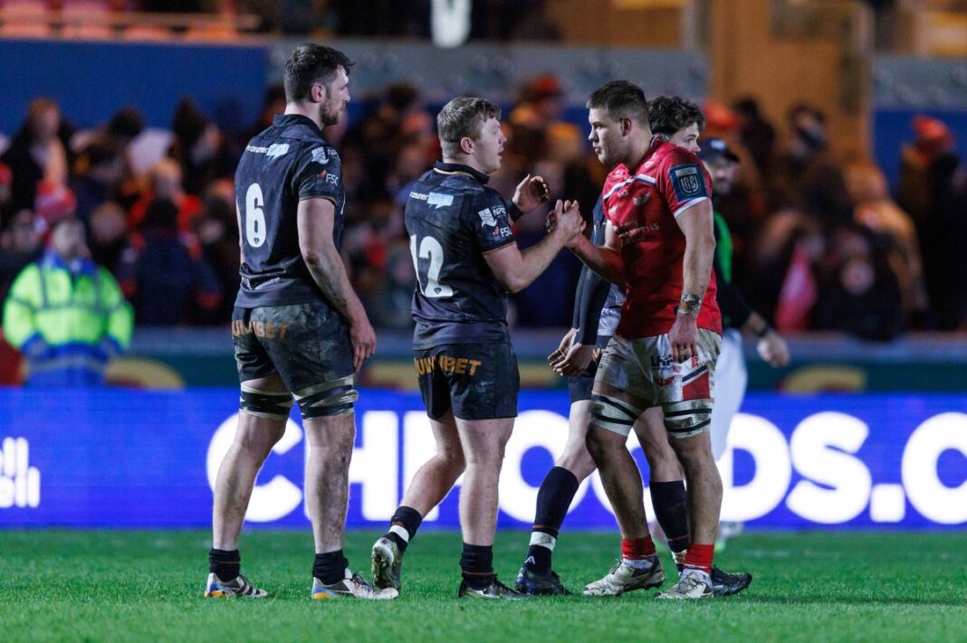 URC in talks to replace Welsh region with English team as WRU get permission to cut