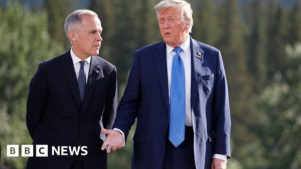 Trump threatens Canada with 100% tariffs over China trade deal