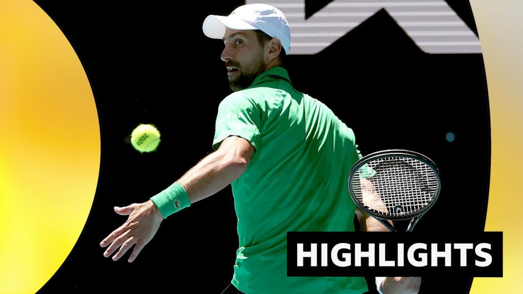 Djokovic breezes through to Australian Open third round