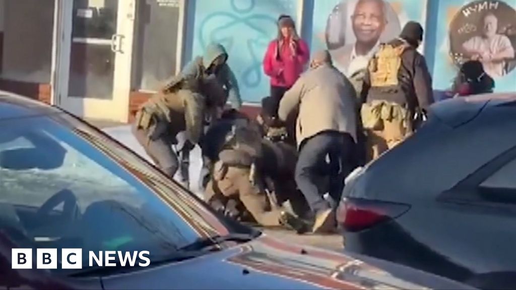 Video shows moments around fatal shooting in Minneapolis