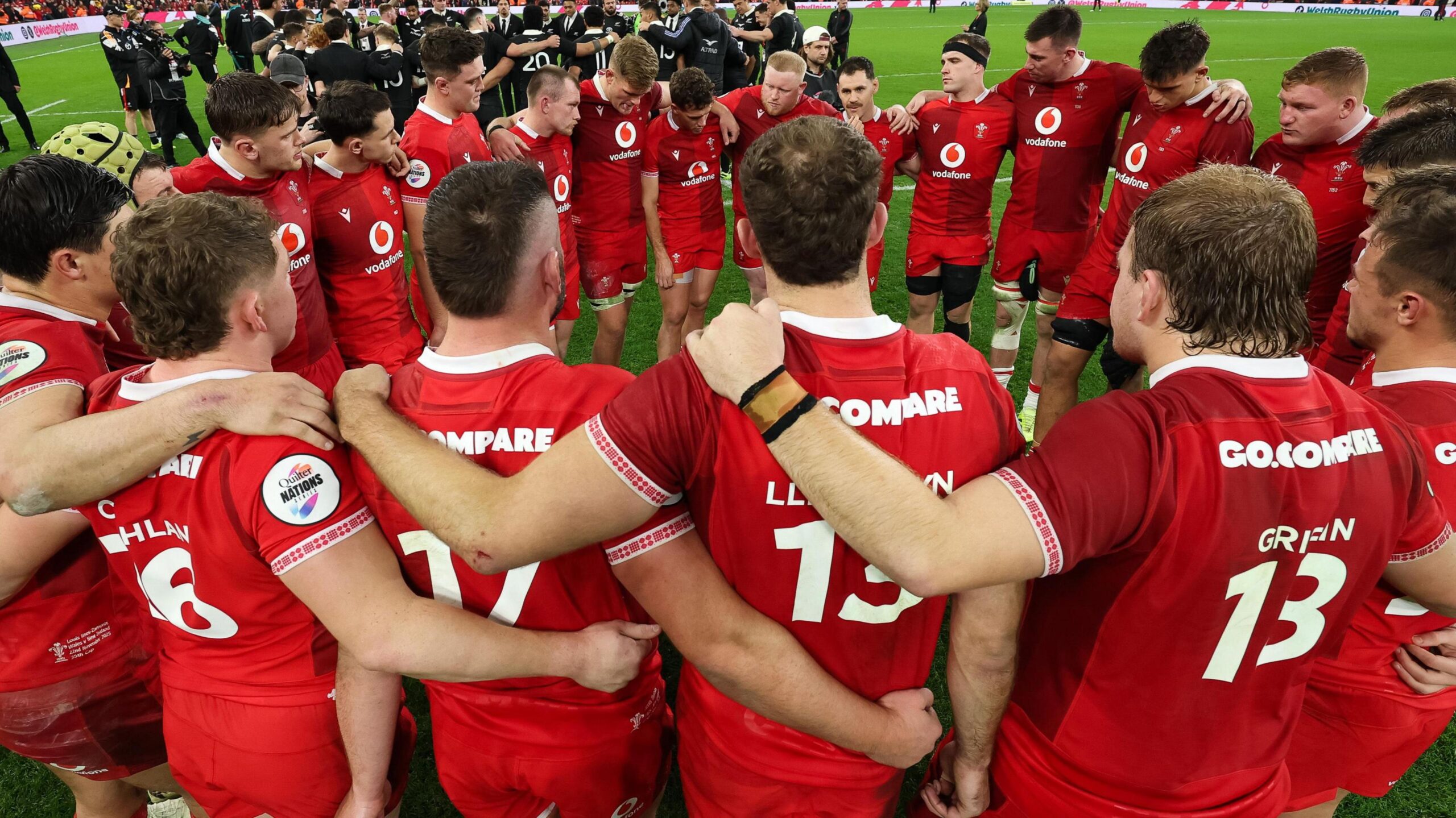Wales in a huddle after their Principality Stadium defeat by New Zealand