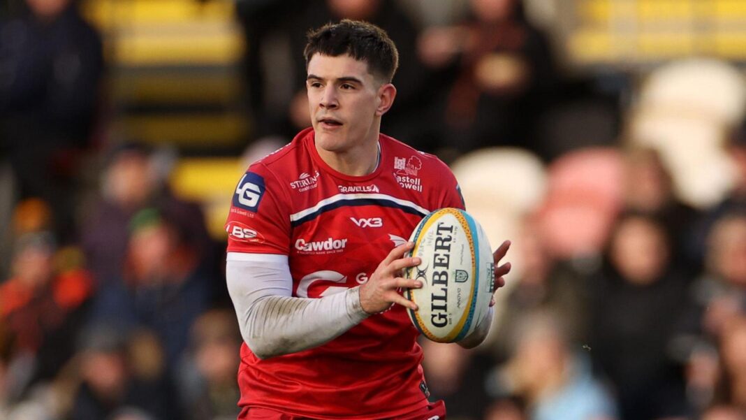 Scarlets want Wales’ Hawkins to settle at centre