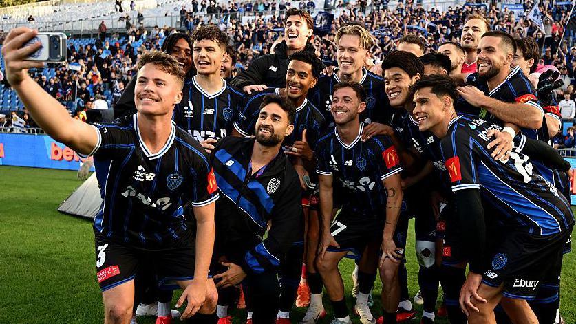 Auckland FC players take a selfie