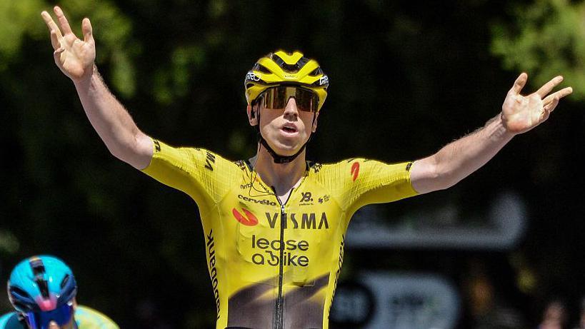 Matthew Brennan wins stage 5 of the Tour Down Under