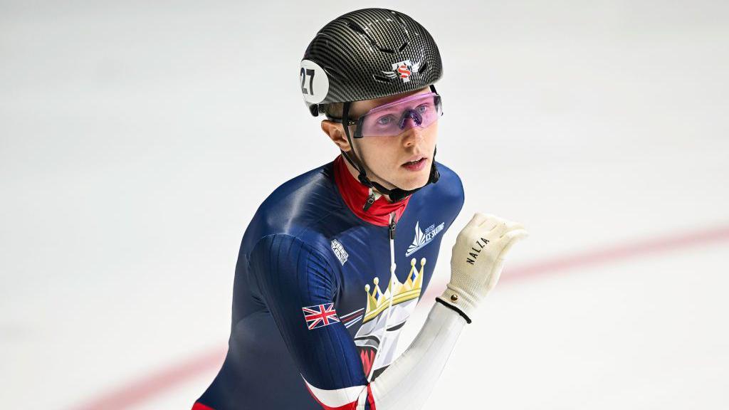 Niall Treacy competes at ISU Short Track World Tour 2