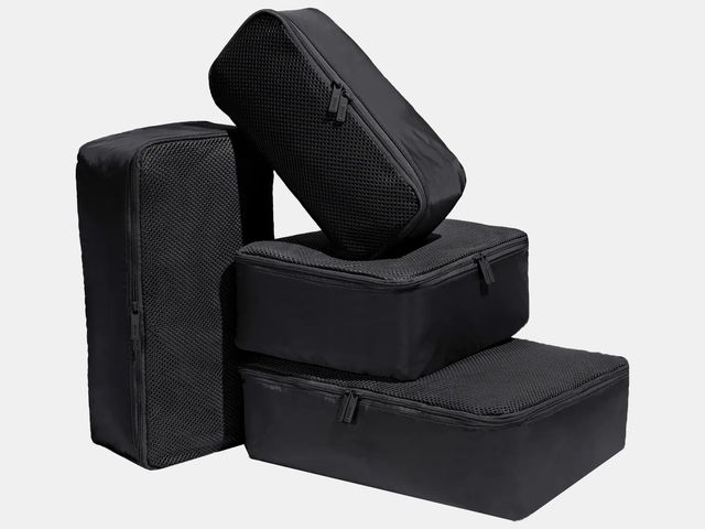 4 black packing cubes
