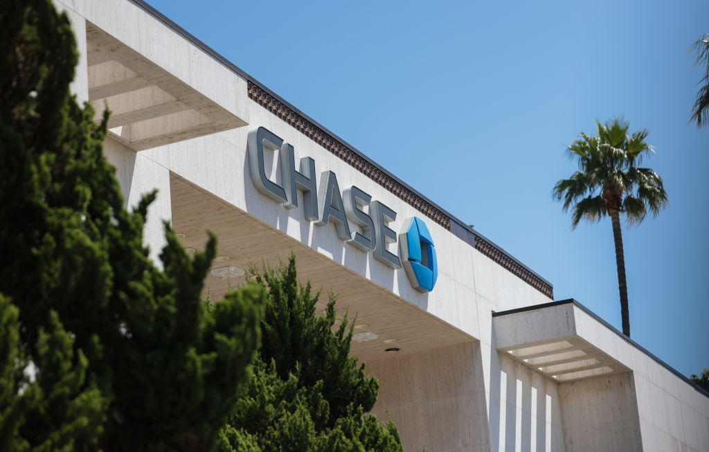 The exterior of a Chase store/bank