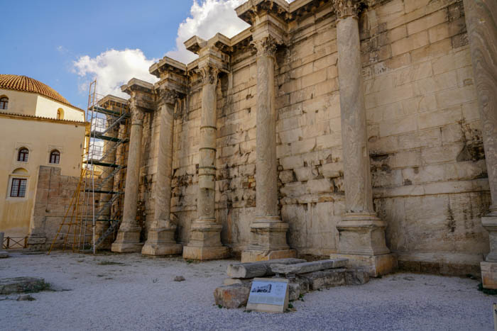 Things to do in Athens visit the library