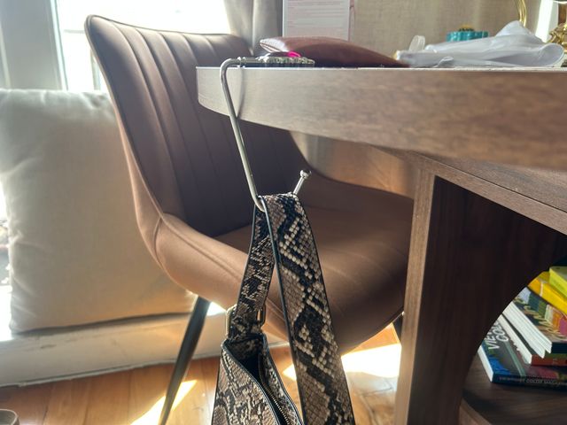 Courtney Kinnare purse hook 3