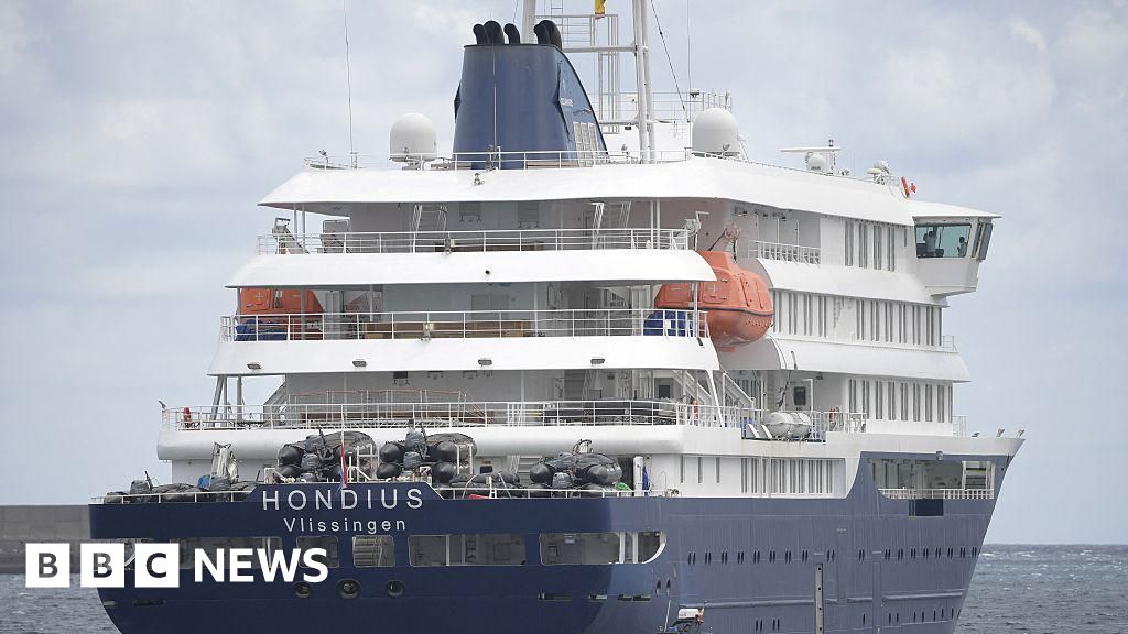 US passengers from ship quarantined as officials say public risk ‘very low’ US passengers from ship quarantined as officials say public risk ‘very low’