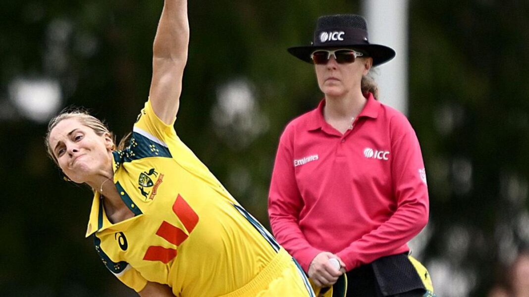 Molineux fit to lead Australia World Cup squad Molineux fit to lead Australia World Cup squad