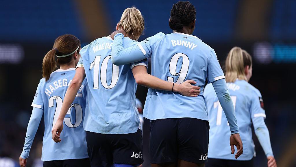 Yui Hasegawa, Vivianne Miedema, Khadija Shaw and Lauren Hemp