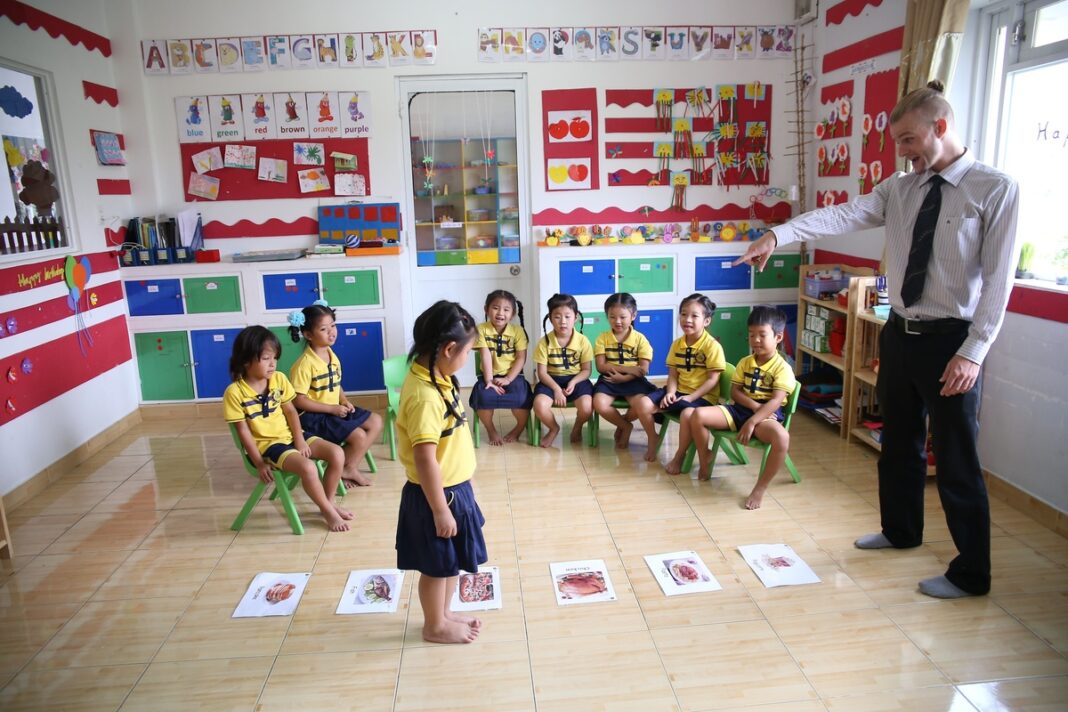 Repton: Turning a Thousand Years of Education into a Modern School Strategy Repton: Turning a Thousand Years of Education into a Modern School Strategy