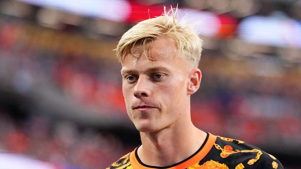 Spurs agree £52m Van Hecke deal with Brighton Spurs agree £52m Van Hecke deal with Brighton