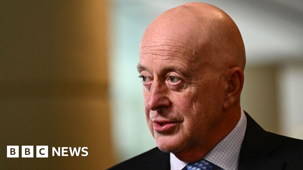 Cadbury chocolate-owner Mondelez defends staying in Russia Cadbury chocolate-owner Mondelez defends staying in Russia