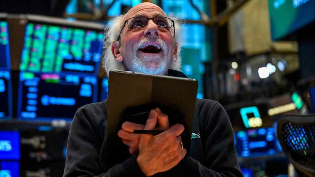 US stocks chalk up biggest quarterly gain in six years US stocks chalk up biggest quarterly gain in six years