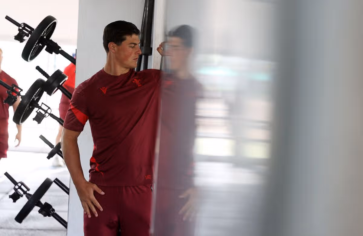 Louis Rees-Zammit during training in Argentina