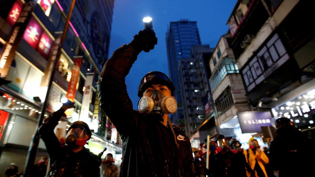 Dissident Hong Kong bookseller Lam Wing-kee dies aged 70 Dissident Hong Kong bookseller Lam Wing-kee dies aged 70