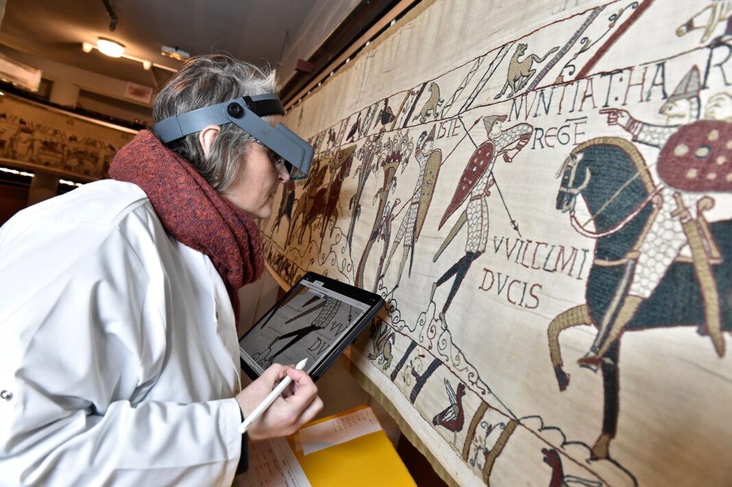 Five key scenes from the Bayeux Tapestry, and the story they tell Five key scenes from the Bayeux Tapestry, and the story they tell