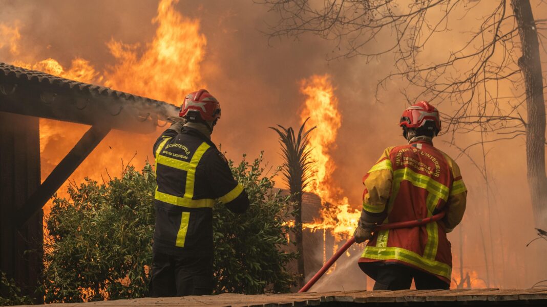 More than 300,000 flee wildfires in France and Spain More than 300,000 flee wildfires in France and Spain