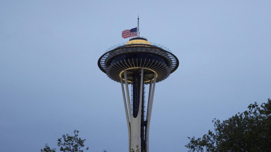 Three dead and several injured in shooting at food festival near Seattle’s Space Needle Three dead and several injured in shooting at food festival near Seattle’s Space Needle