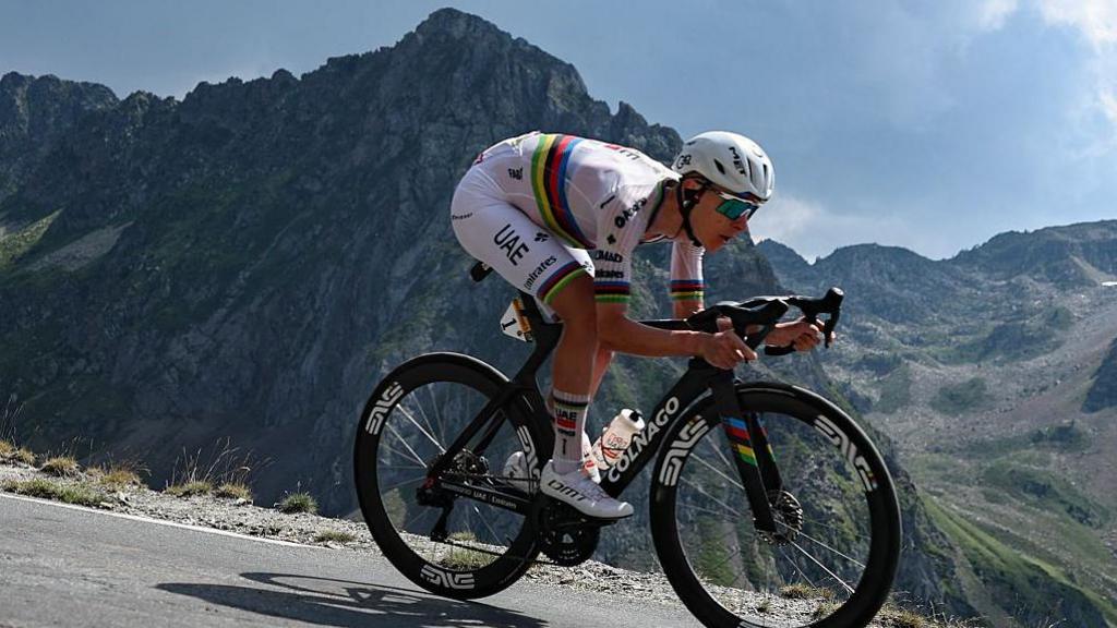 Tadej Pogacar ob the Col du Tourmalet
