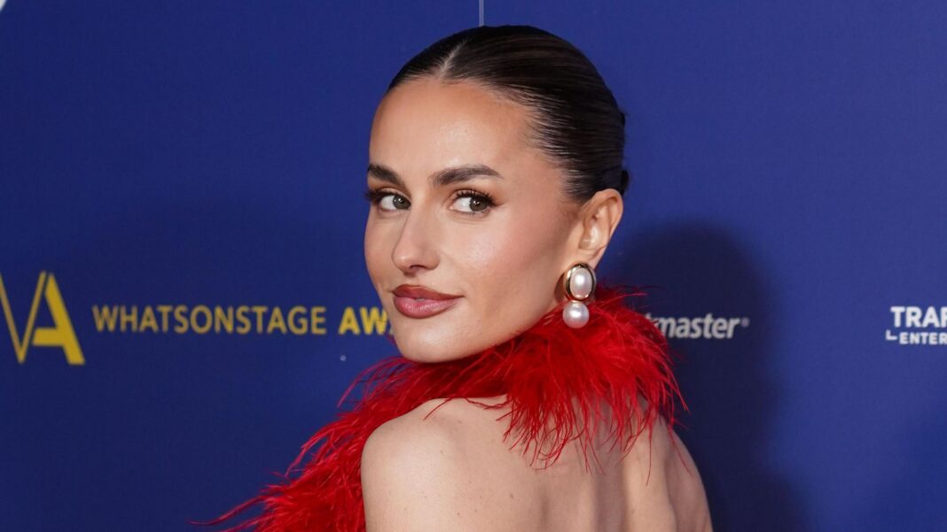 Amber Davies calls out audience member for filming Legally Blonde performance Amber Davies calls out audience member for filming Legally Blonde performance
