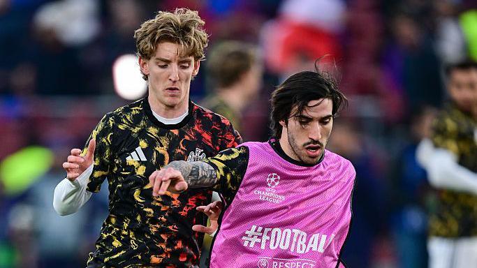 Anthony Gordon and Sandro Tonali