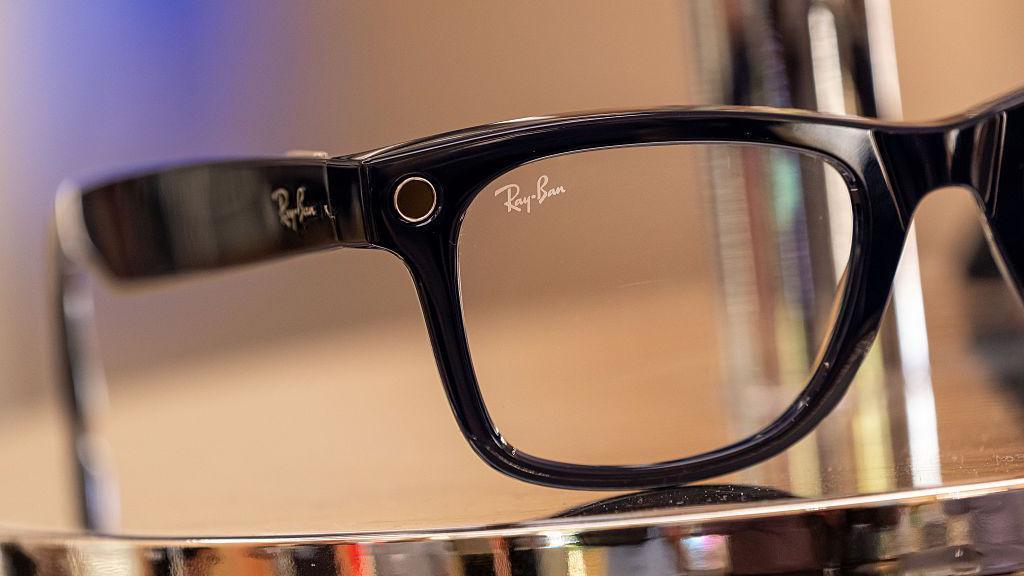 Meta glasses wearers hit with paywall to use built-in feature Meta glasses wearers hit with paywall to use built-in feature