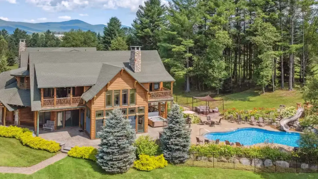 The Best Adirondack Airbnbs for Lakeside Escapes, Cozy Cabins, and Mountain Adventures The Best Adirondack Airbnbs for Lakeside Escapes, Cozy Cabins, and Mountain Adventures