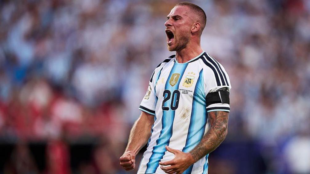 Alexis Mac Allister celebrating for Argentina