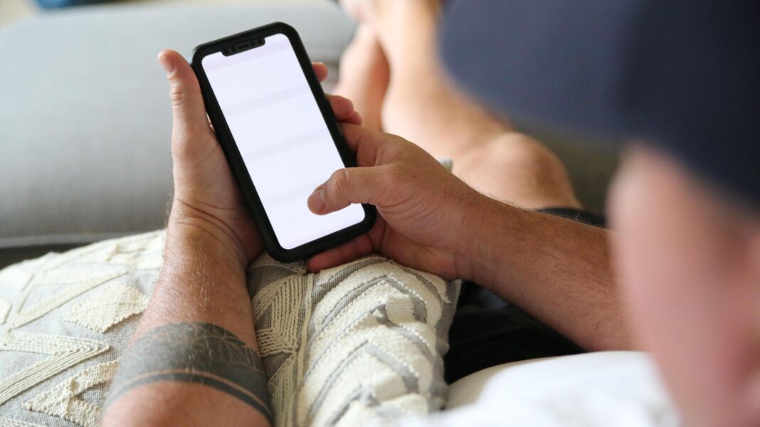 Trains and emergency calls affected after major outage at Australia’s largest telecoms company Trains and emergency calls affected after major outage at Australia’s largest telecoms company