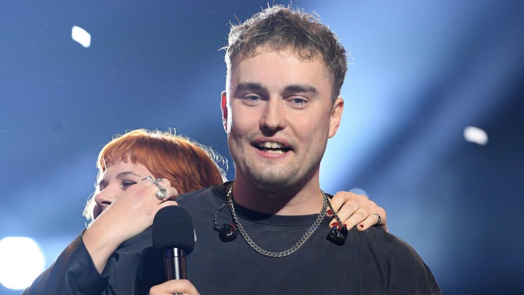 How Sam Fender and Olivia Dean’s Rein Me In broke the UK’s singles chart record How Sam Fender and Olivia Dean’s Rein Me In broke the UK’s singles chart record