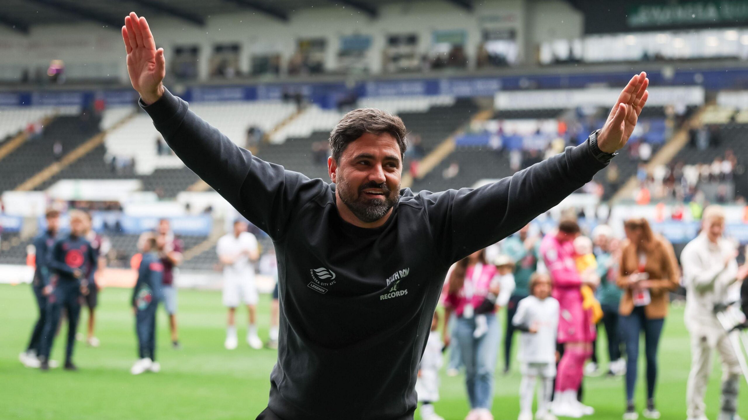 Vitor Matos salutes fans after the final game of last season