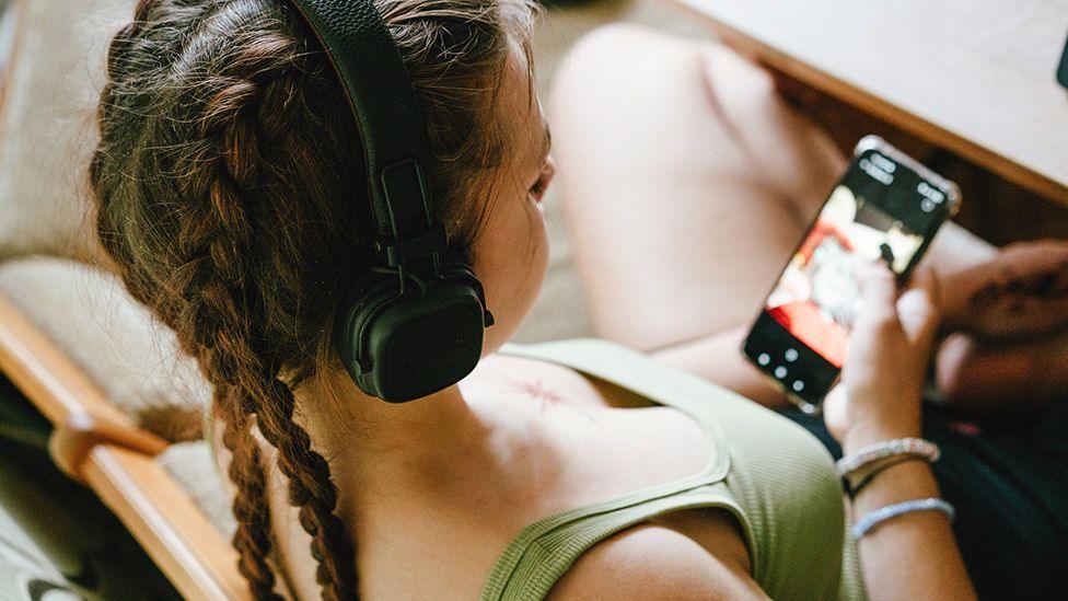 YouTube still recommending eating disorder videos to teens, research finds YouTube still recommending eating disorder videos to teens, research finds