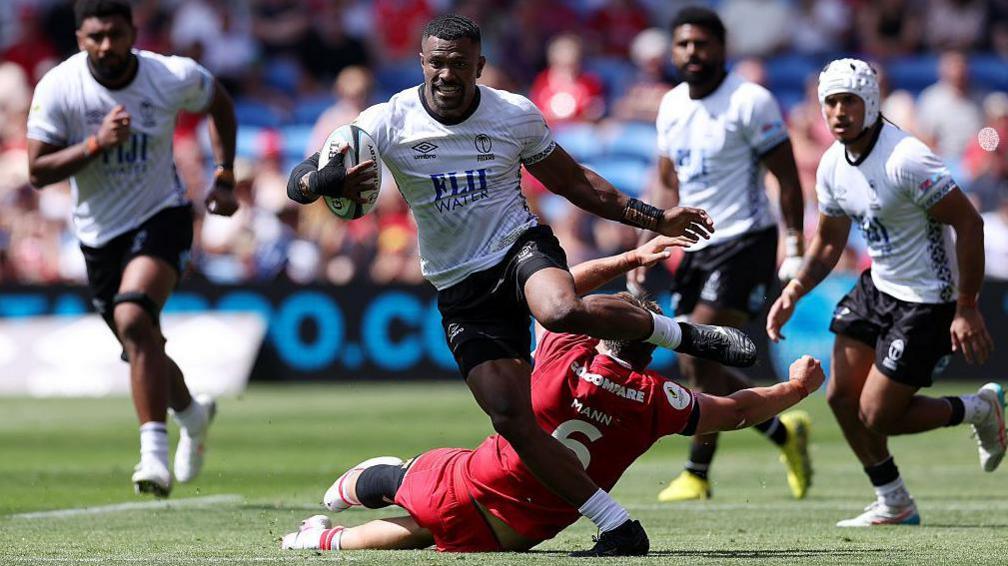 Jiuta Wainiqolo playing against Wales