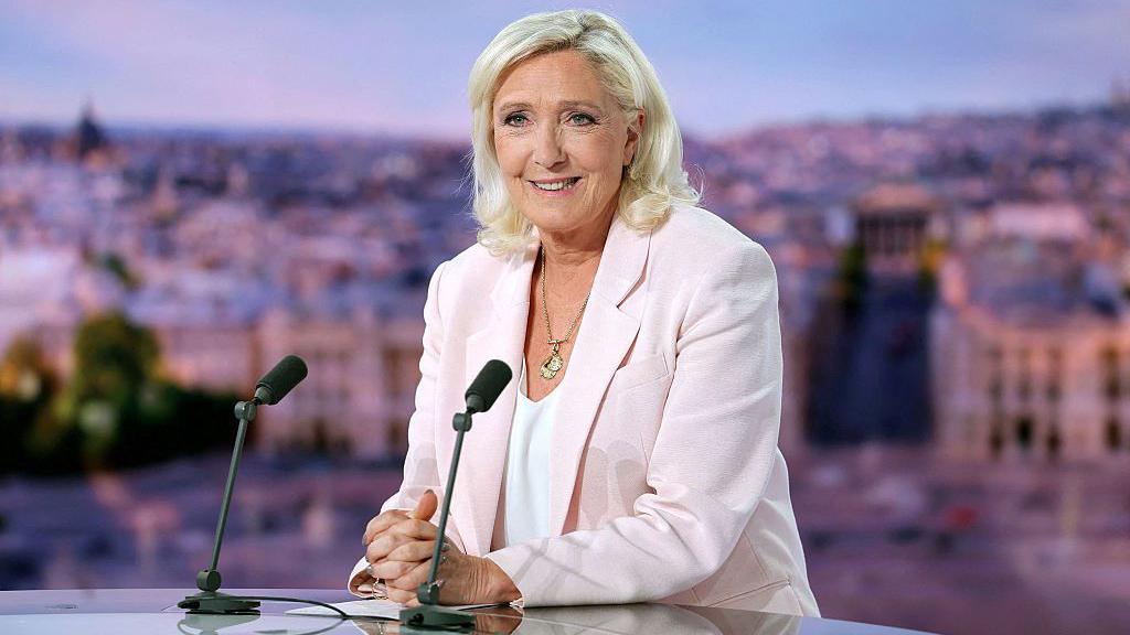 Presidency bid while continuing court fight a gamble for Le Pen Presidency bid while continuing court fight a gamble for Le Pen