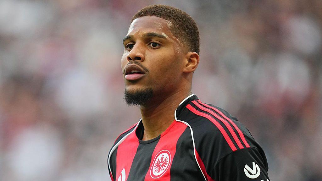 Aurele Amenda playing for Eintracht Frankfurt