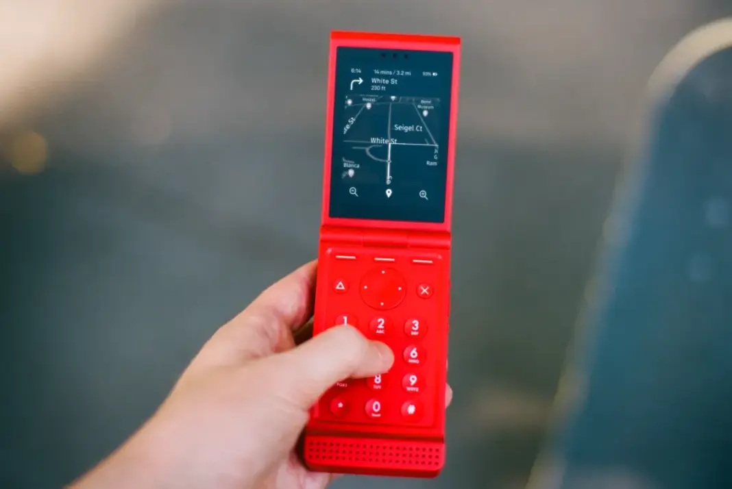 ‘No one’s making a phone like this’: Light’s co-founders on building for the anti-smartphone generation ‘No one’s making a phone like this’: Light’s co-founders on building for the anti-smartphone generation