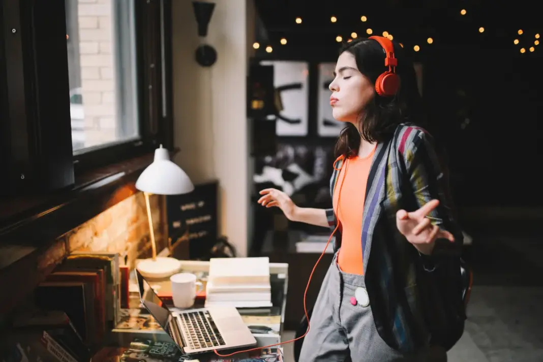 Winamp aims for a comeback with a new music player powered by Deezer Winamp aims for a comeback with a new music player powered by Deezer