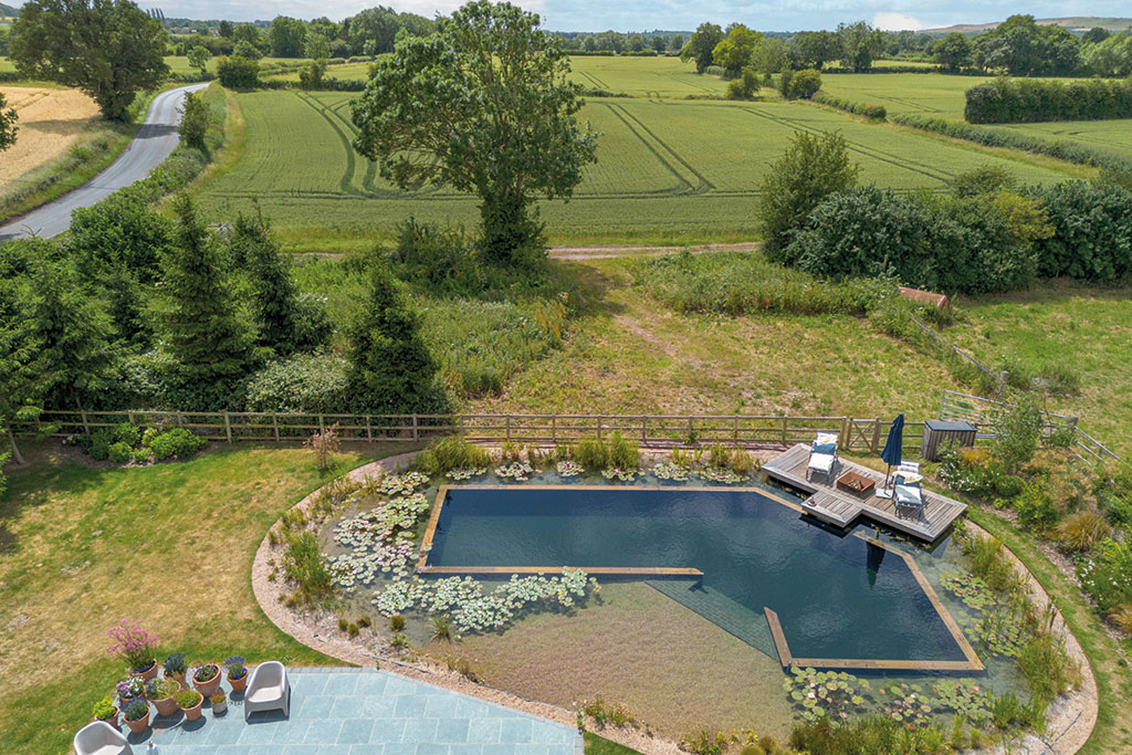 Properties for sale with swimming pools: School Farm Barn, Maxstroke, Warwickshire