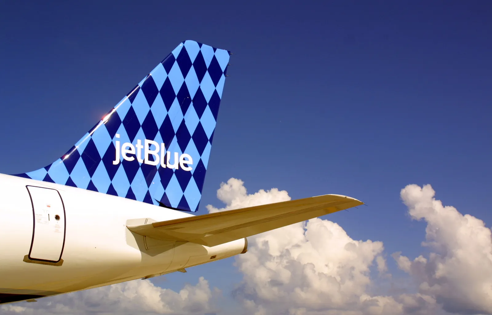 Image may contain Aircraft Airliner Airplane Transportation Vehicle and Flight