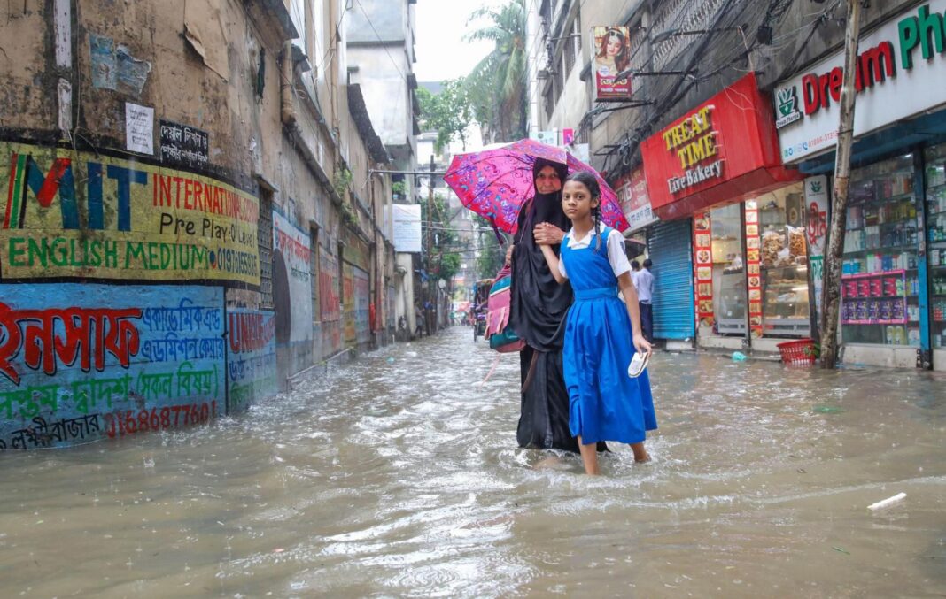 Heavy rains and flash floods in Bangladesh leave 51 dead Heavy rains and flash floods in Bangladesh leave 51 dead