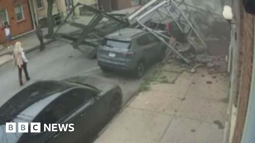 Watch: Moment empty building collapses in New York Watch: Moment empty building collapses in New York