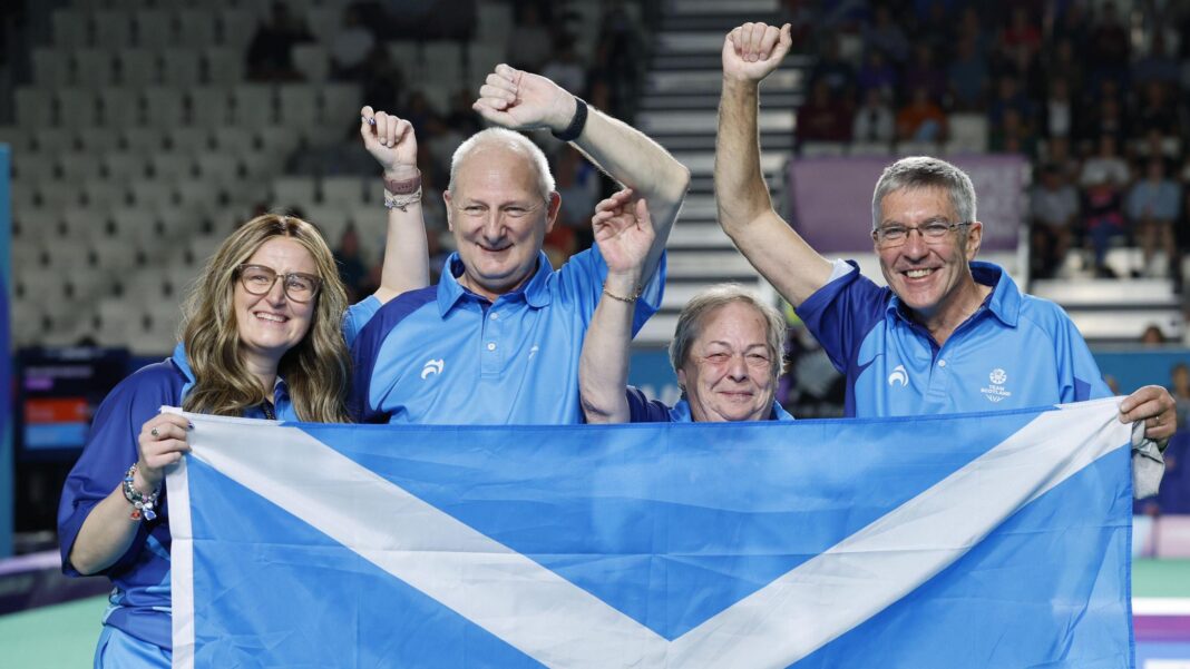Bee Gees at the bowls as Scotland para mixed pairs retain Commonwealth gold Bee Gees at the bowls as Scotland para mixed pairs retain Commonwealth gold