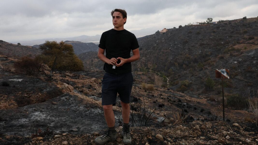 Badly burned British couple rescued from ravine during Spain wildfires, reports say Badly burned British couple rescued from ravine during Spain wildfires, reports say