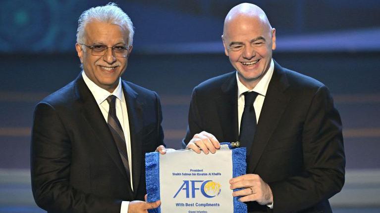 Fifa president Gianni Infantino and his AFC counterpart Salman bin Ibrahim Al Khalifa