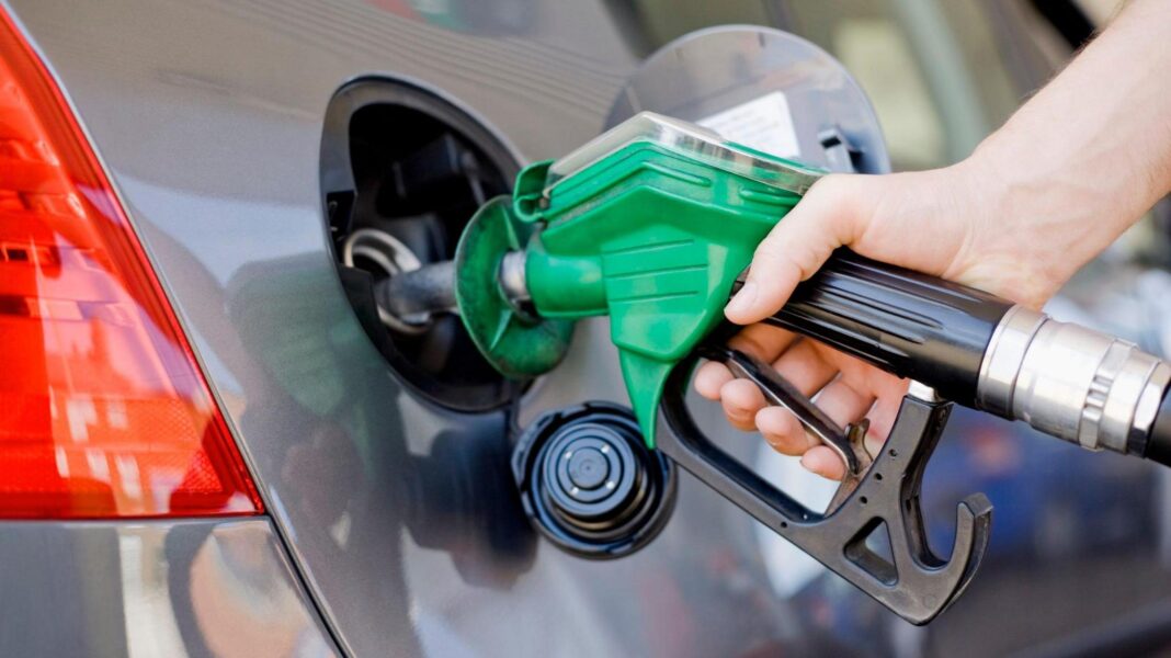 Oil price dives as US and Iran pause attacks Oil price dives as US and Iran pause attacks
