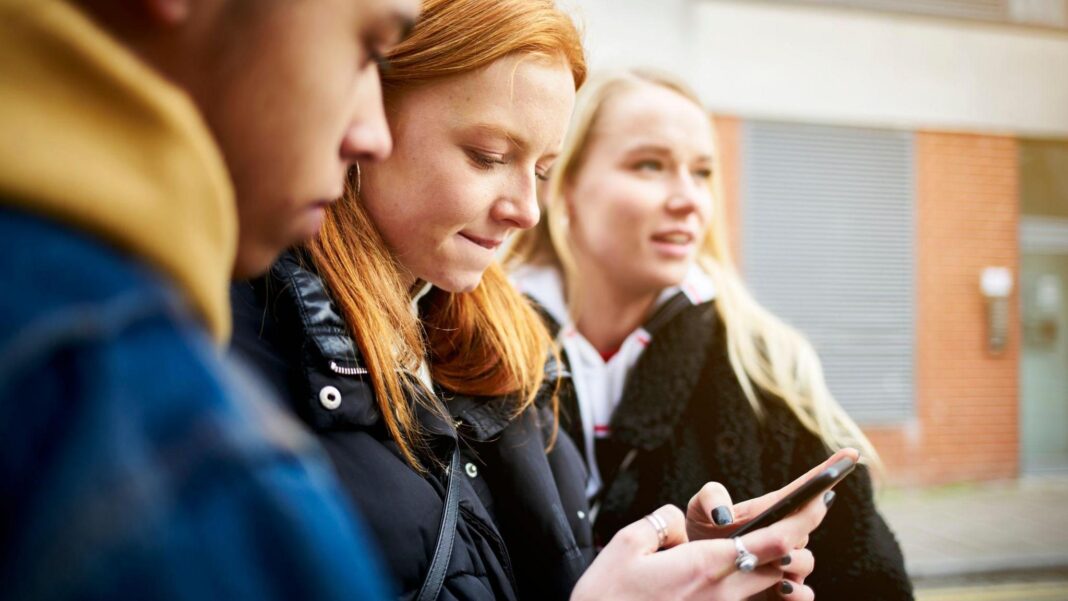Midnight social media curfew proposed for older UK teens Midnight social media curfew proposed for older UK teens